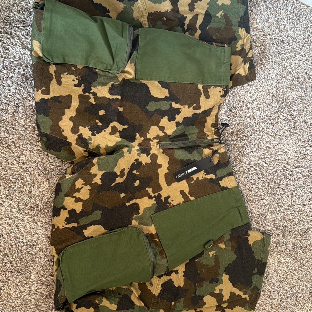 Fashion nova women’s pants 2x